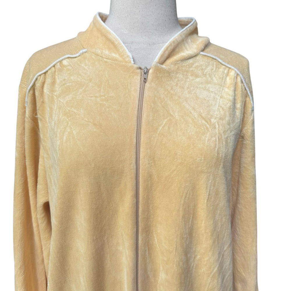 1980s Christian Dior Terrycloth Front Half Zip, Monogrammed, White Rope Trim Rob - Picture 2 of 7
